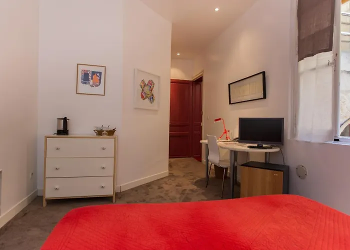 게스트하우스 Maison D'hotes En Ville 4*